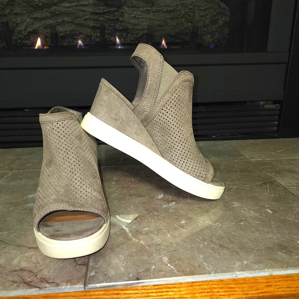 Sonoma Goods For Life Great White Women's Wedge Sneakers Worn Once